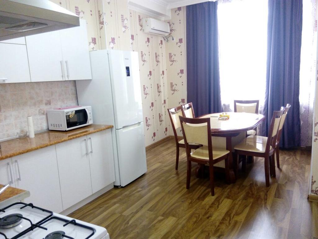 Bishkek Maximus Apartament 2 Bagian luar foto