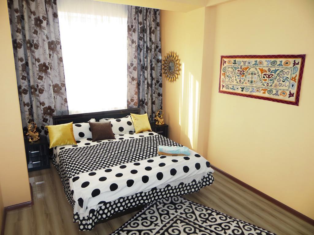 Bishkek Maximus Apartament 2 Bagian luar foto
